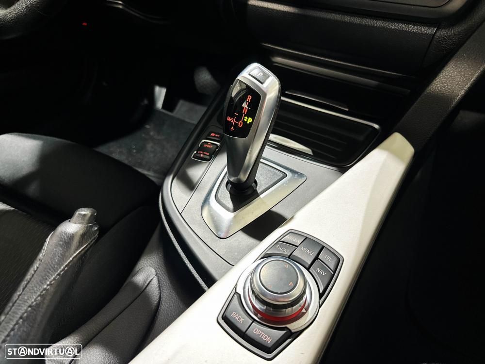 BMW 318 d Line Sport Shadow Auto - 30