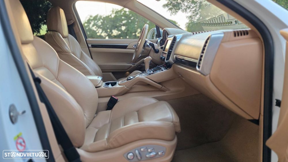 Porsche Cayenne S E-Hybrid Platinum Edition - 17
