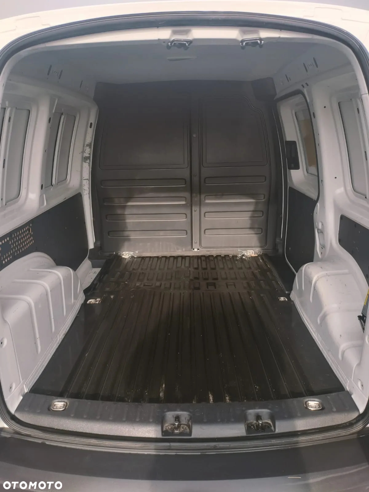 Volkswagen Caddy - 18