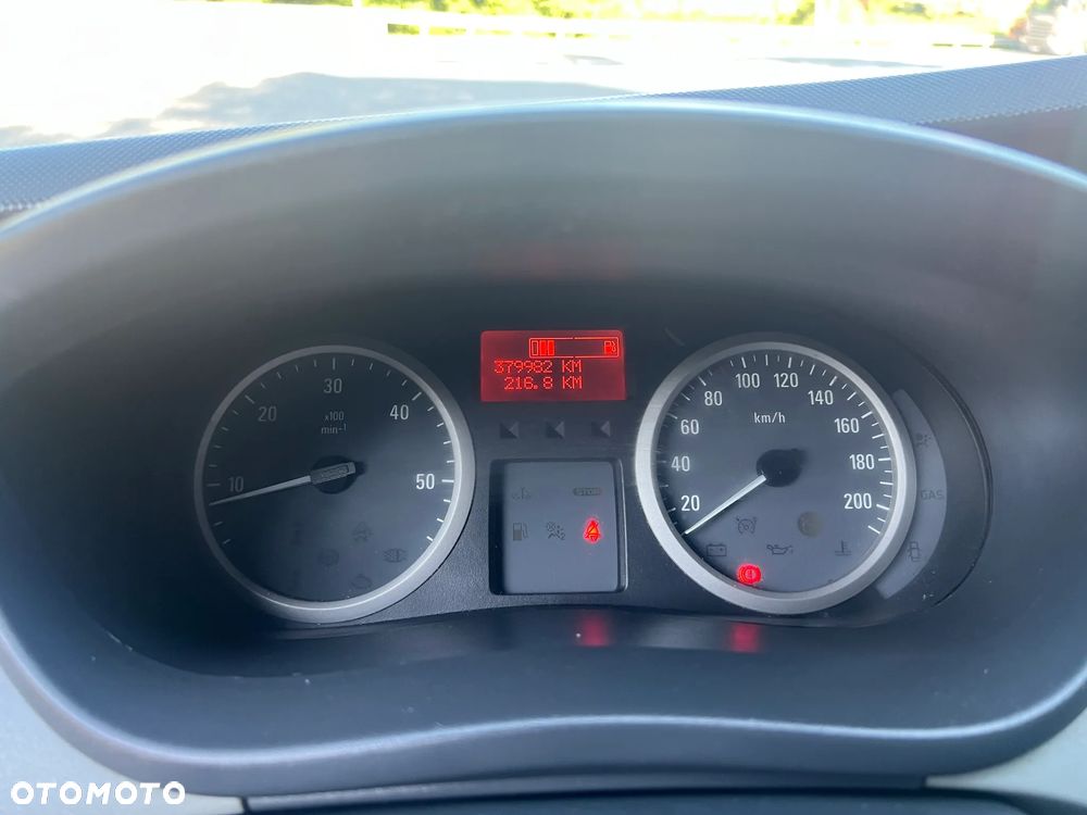 Opel Vivaro - 19