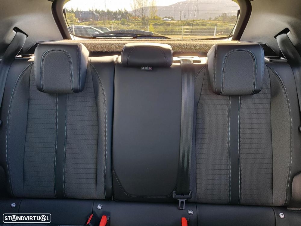 Peugeot e-2008 50 kWh Allure Pack - 16