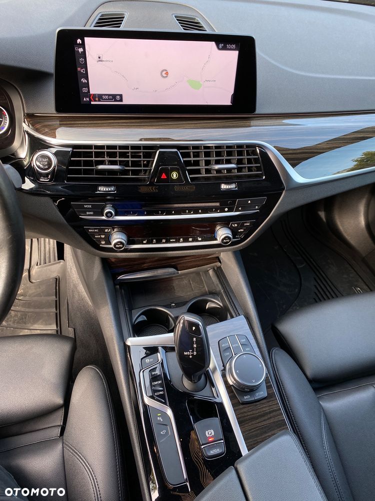 BMW Seria 5 530i GPF Luxury Line sport - 10