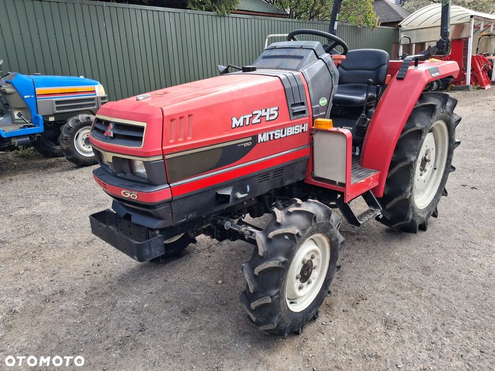 Mitsubishi Mt245 - 3