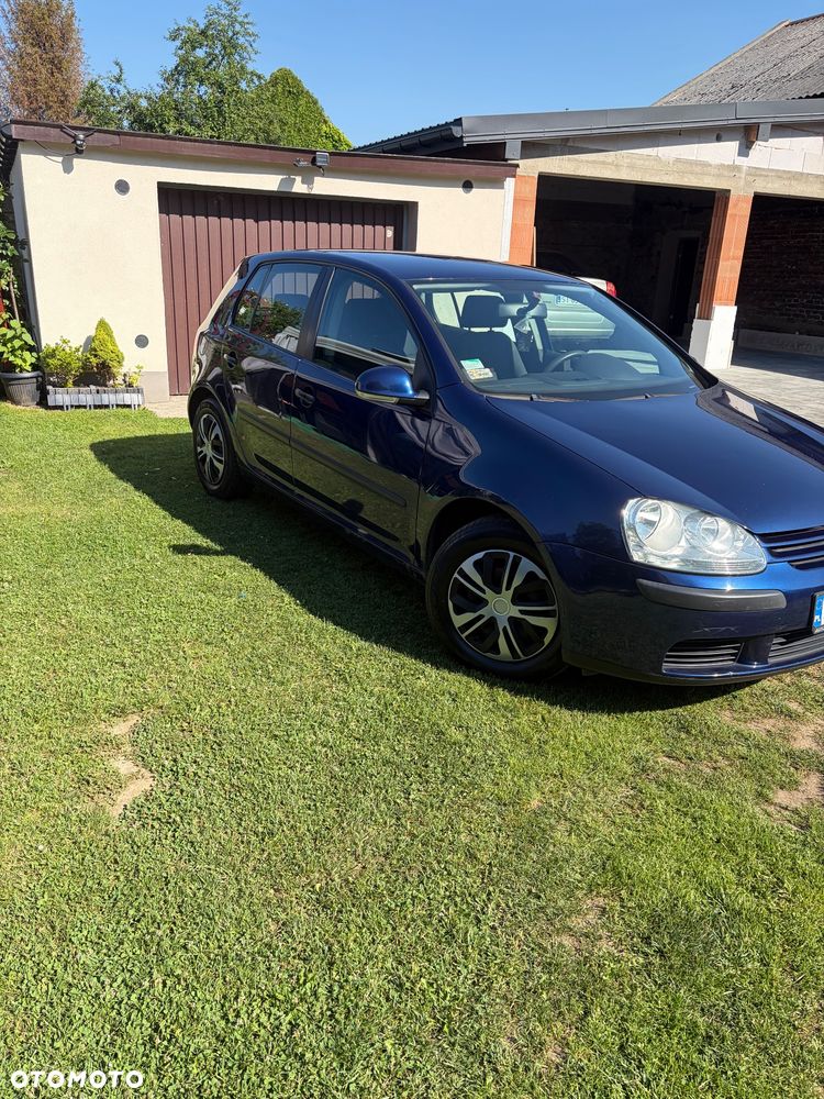 Volkswagen Golf - 1