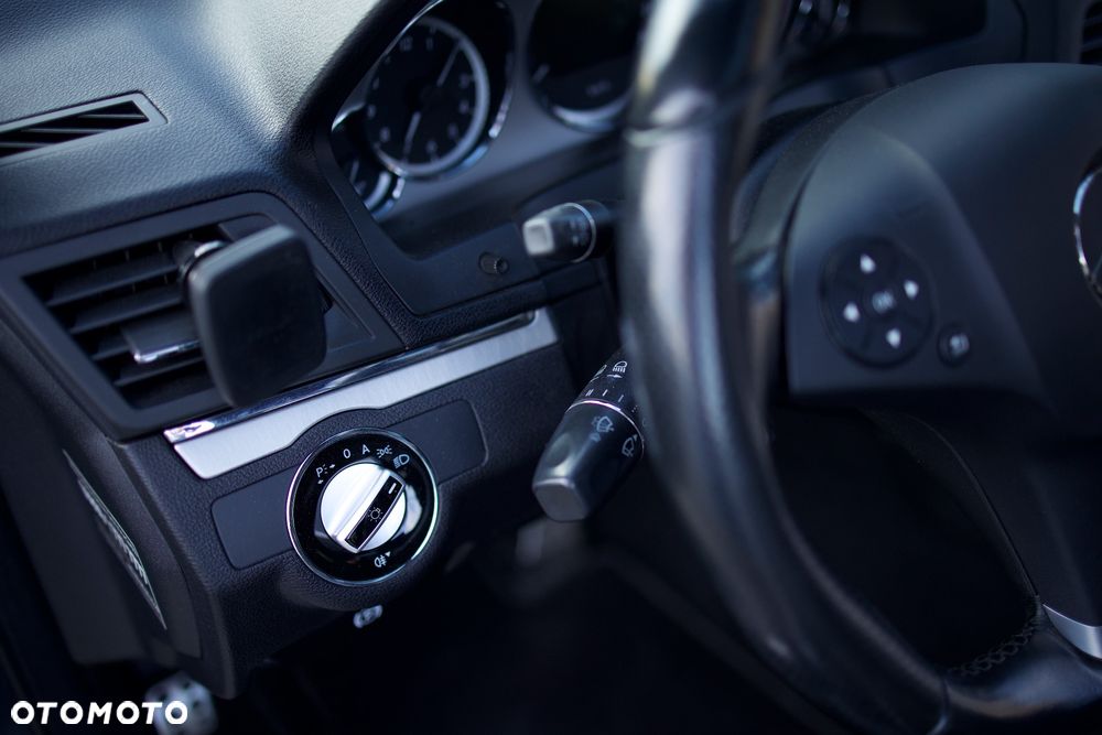 Mercedes-Benz Klasa E - 23