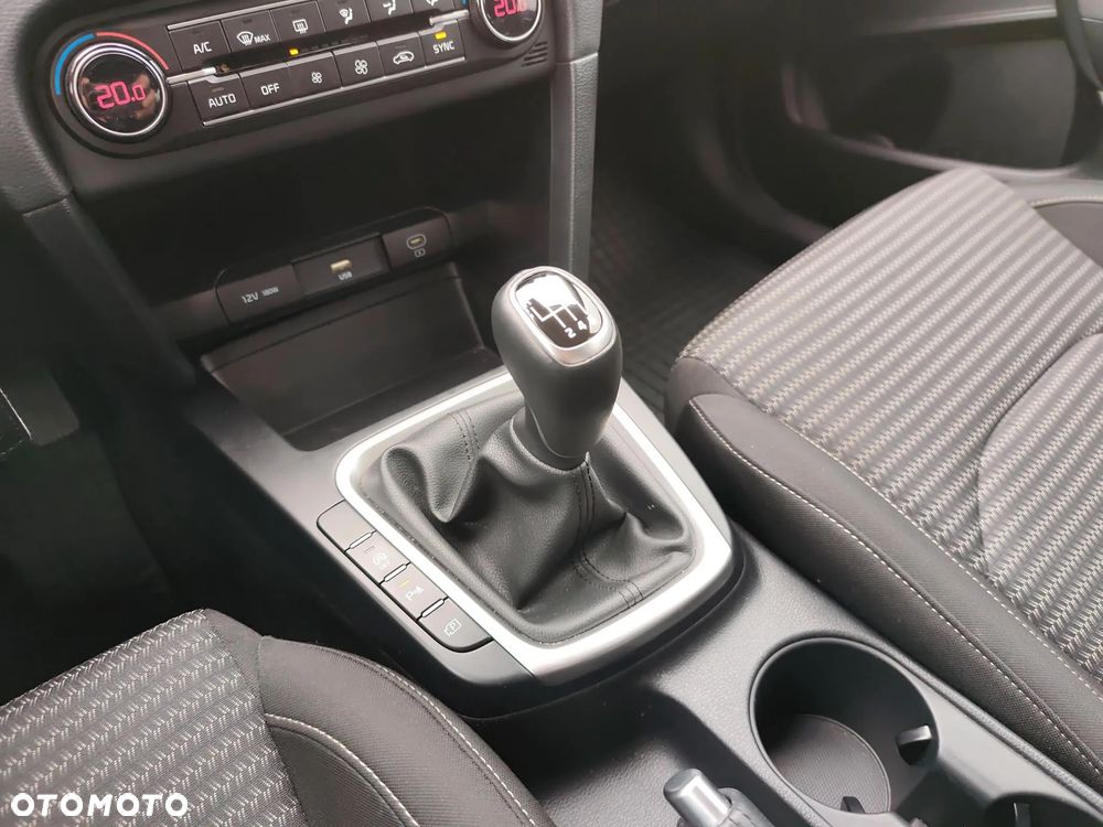 Kia XCeed 1.5 T-GDI M - 15