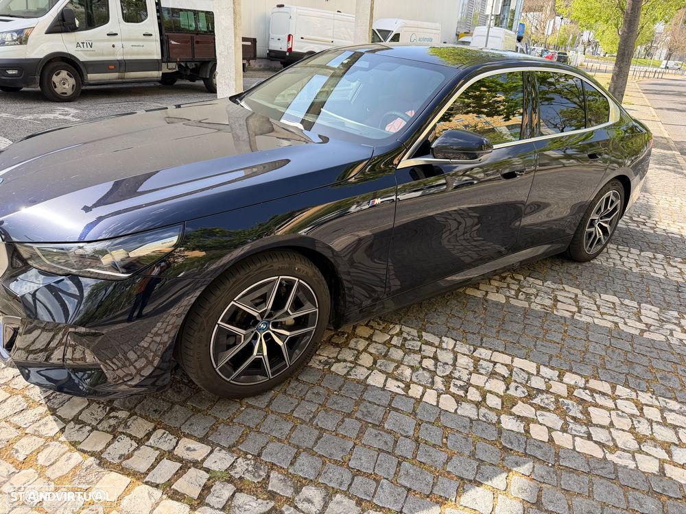BMW i5 - 3