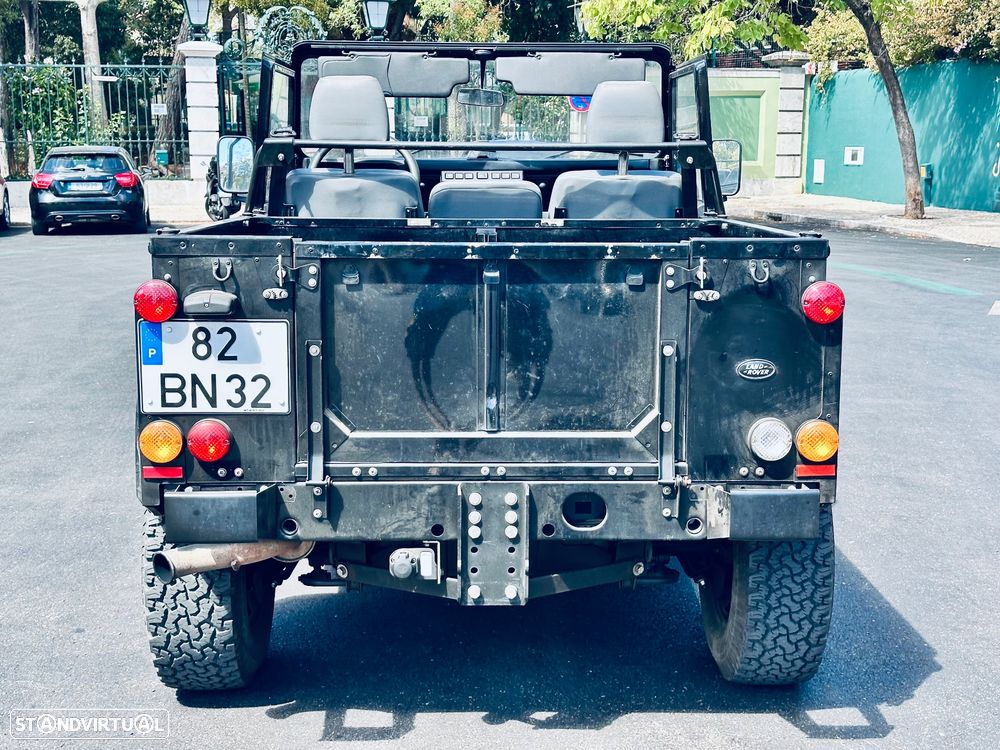 Land Rover Defender - 21