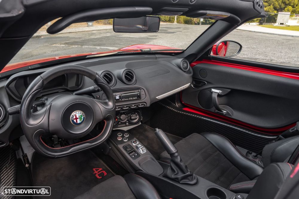 Alfa Romeo 4C Spider 1750 TBi - 12