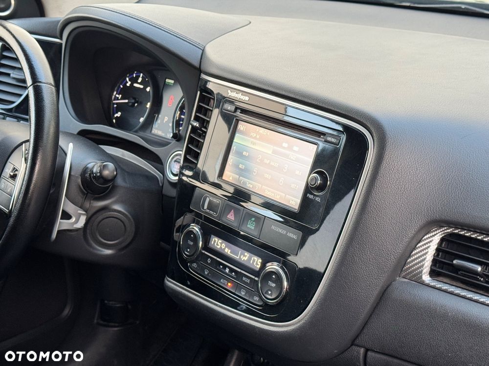 Mitsubishi Outlander 2.2 DI-D Intense + SDA 4WD - 33