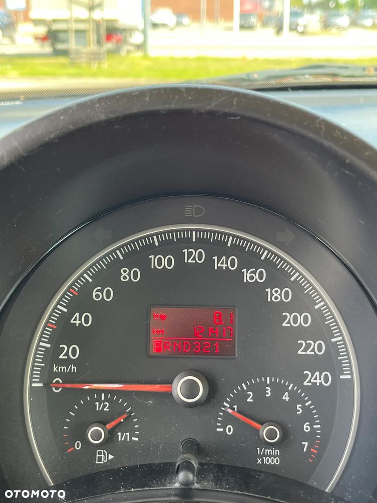 Volkswagen New Beetle - 11