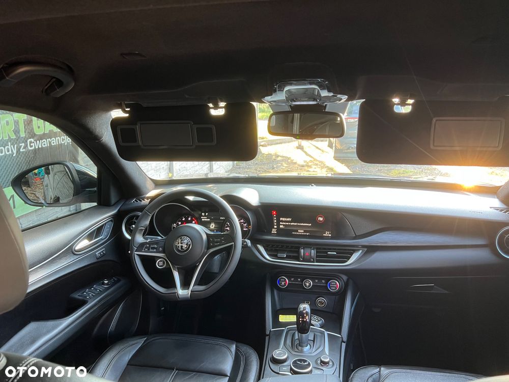 Alfa Romeo Stelvio 2.0 Turbo 16V AT8-Q4 B-Tech - 24