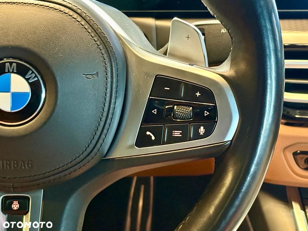 BMW Seria 3 318i M Sport - 16