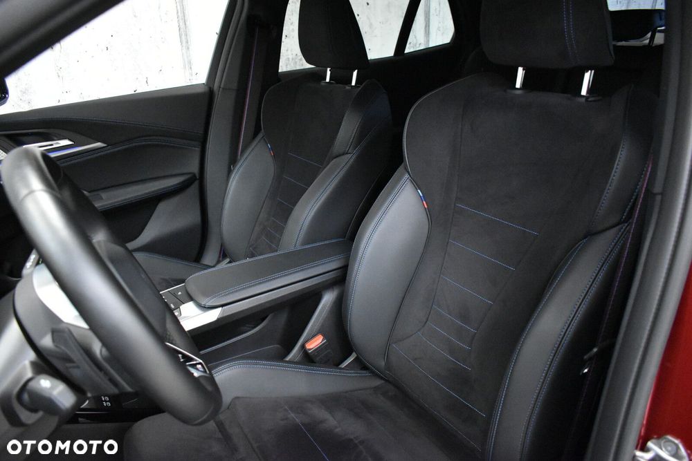 BMW iX2 xDrive30 66.5kWh M Sport - 11