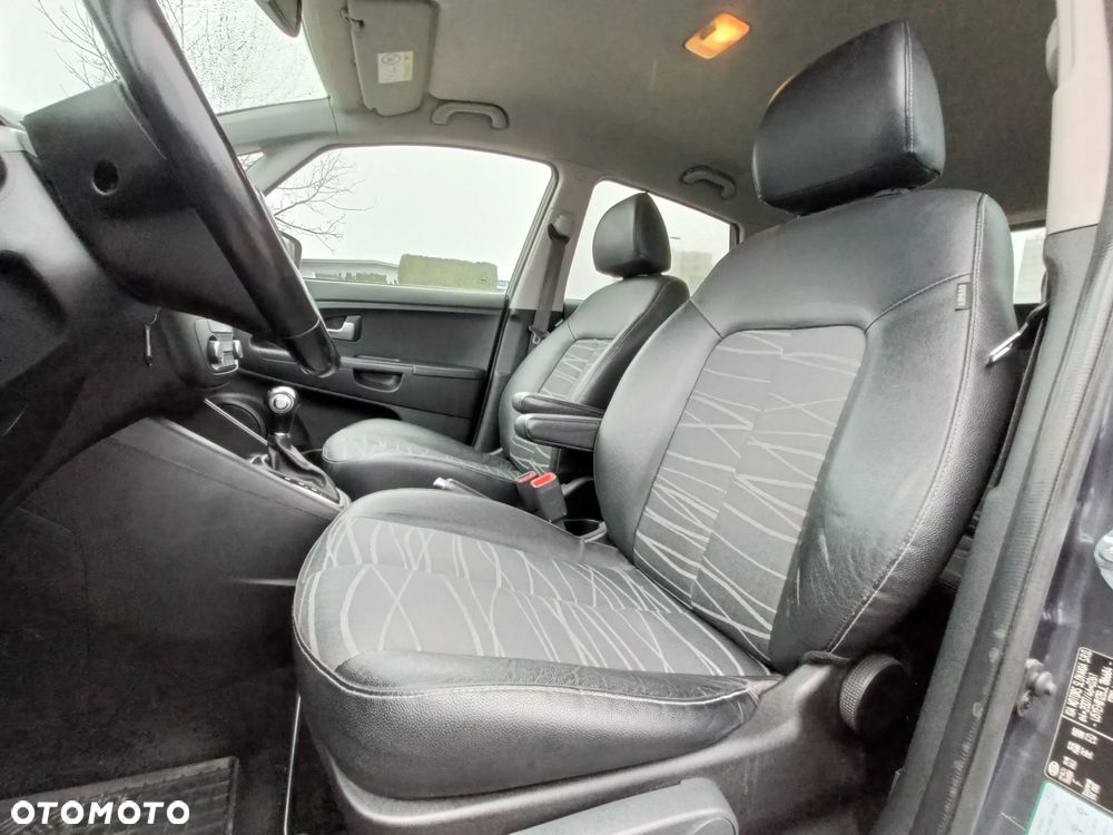 Kia Venga 1.6 Business Line - 10