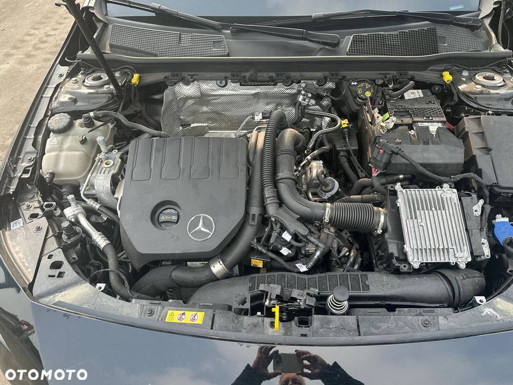 Mercedes-Benz CLA 200 mHEV AMG Line 7G-DCT - 12