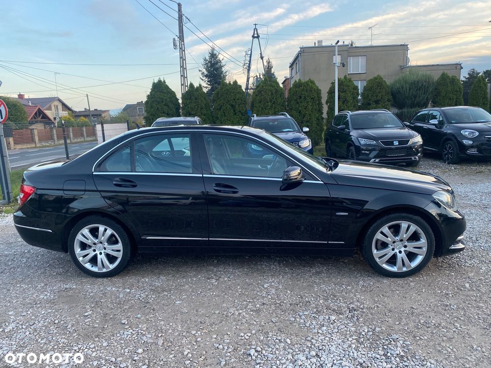 Mercedes-Benz Klasa C 180 CGI BlueEFFICIENCY Avantgarde - 15
