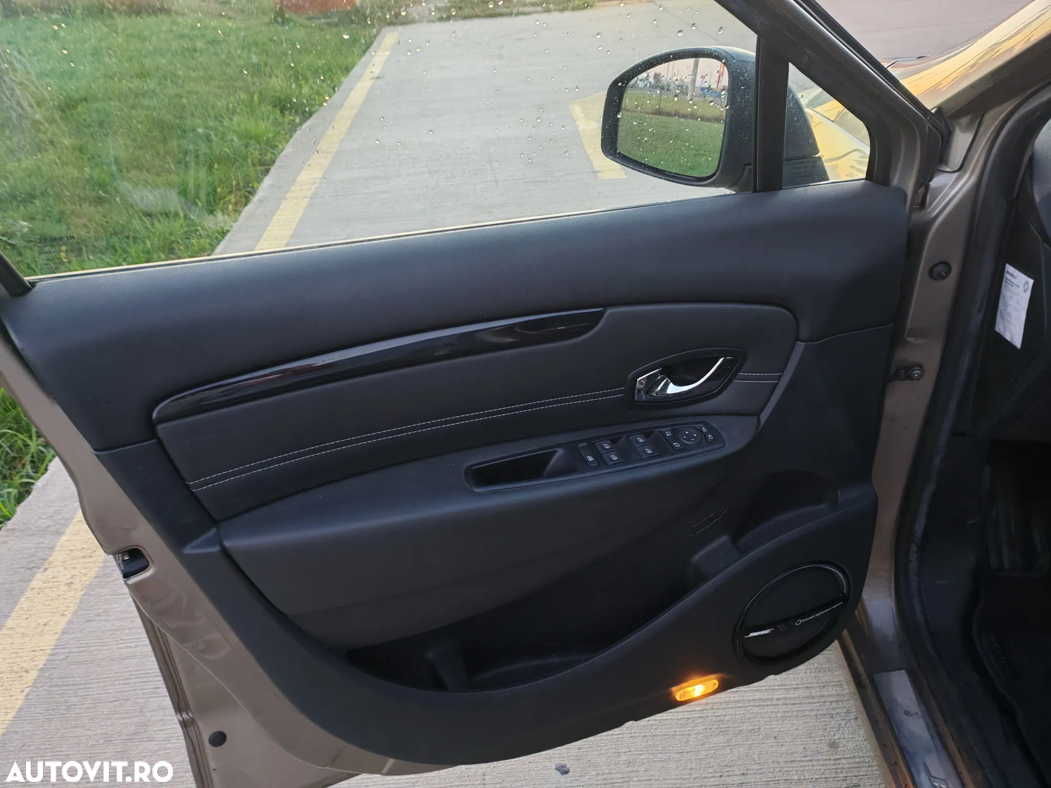 Renault Scenic ENERGY TCe 115 Bose Edition - 12