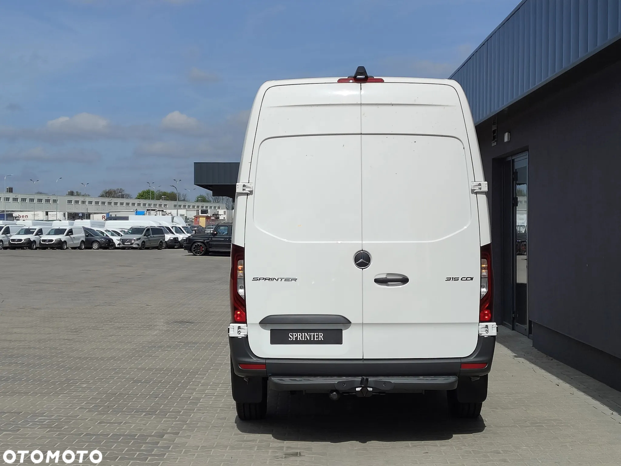 Mercedes-Benz Sprinter - 5