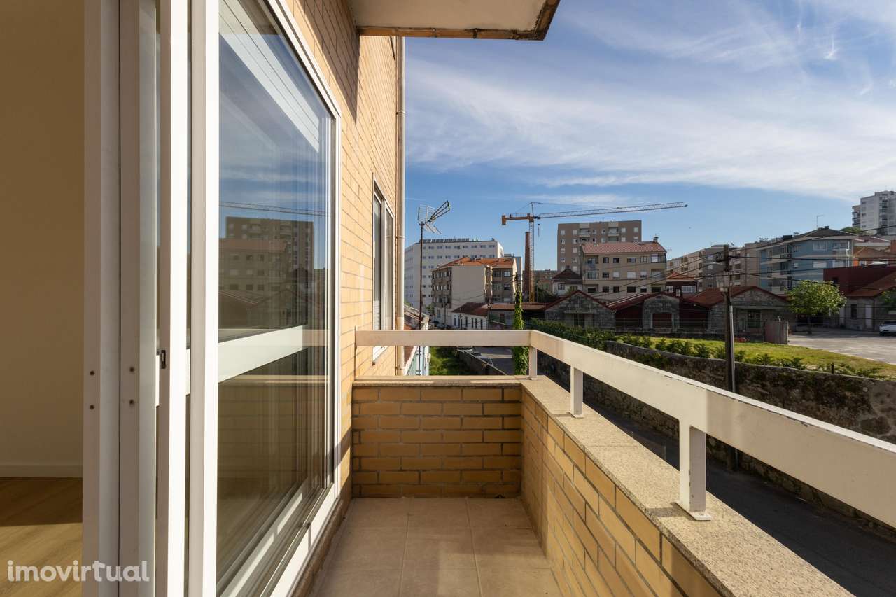 APARTAMENTO T2 CONVERTIDO EM T3 | REMODELADO | PARANHOS - Grande imagem: 5/25