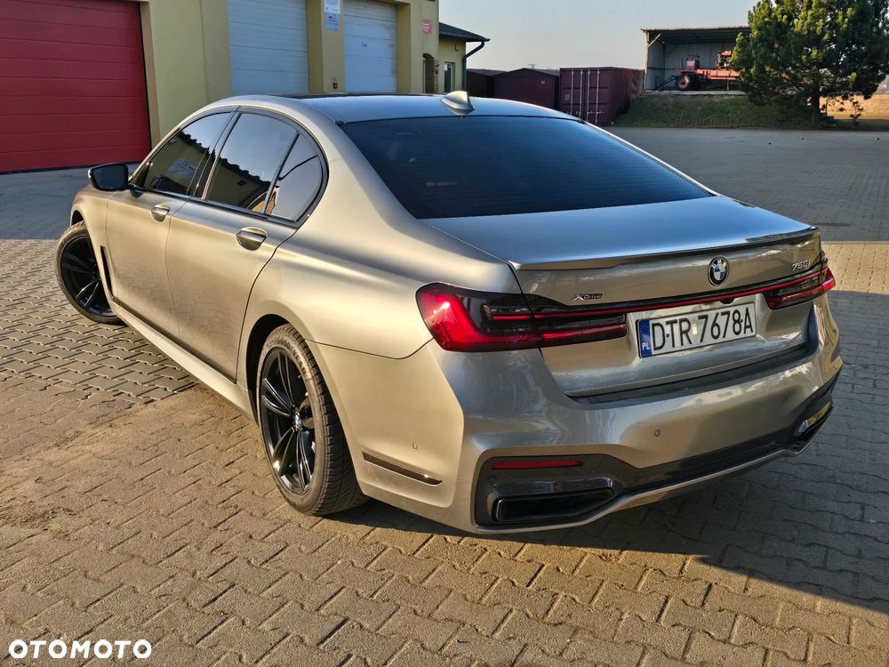 BMW Seria 7 750i xDrive sport - 6