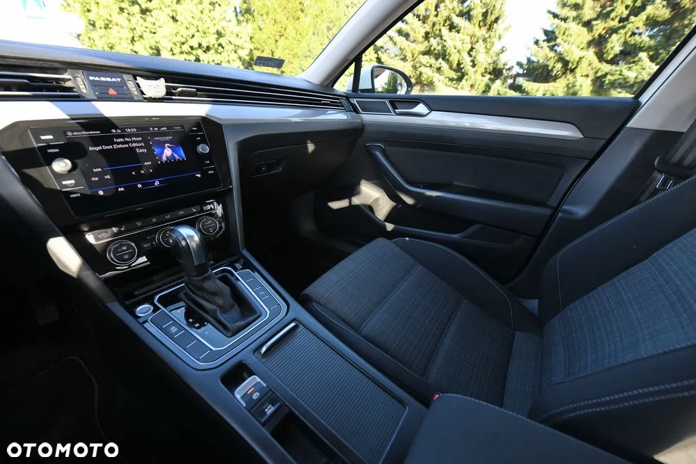 Volkswagen Passat 2.0 TSI Business DSG - 17
