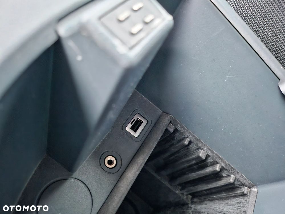 Ford Grand C-MAX 1.6 Ti-VCT Titanium - 29