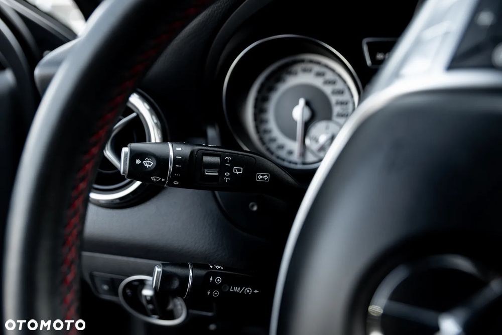 Mercedes-Benz GLA 250 4Matic 7G-DCT AMG Line - 32