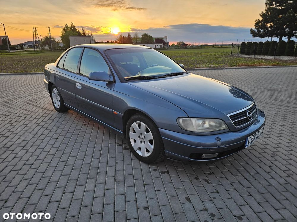 Opel Omega 2.2 Elegance - 2