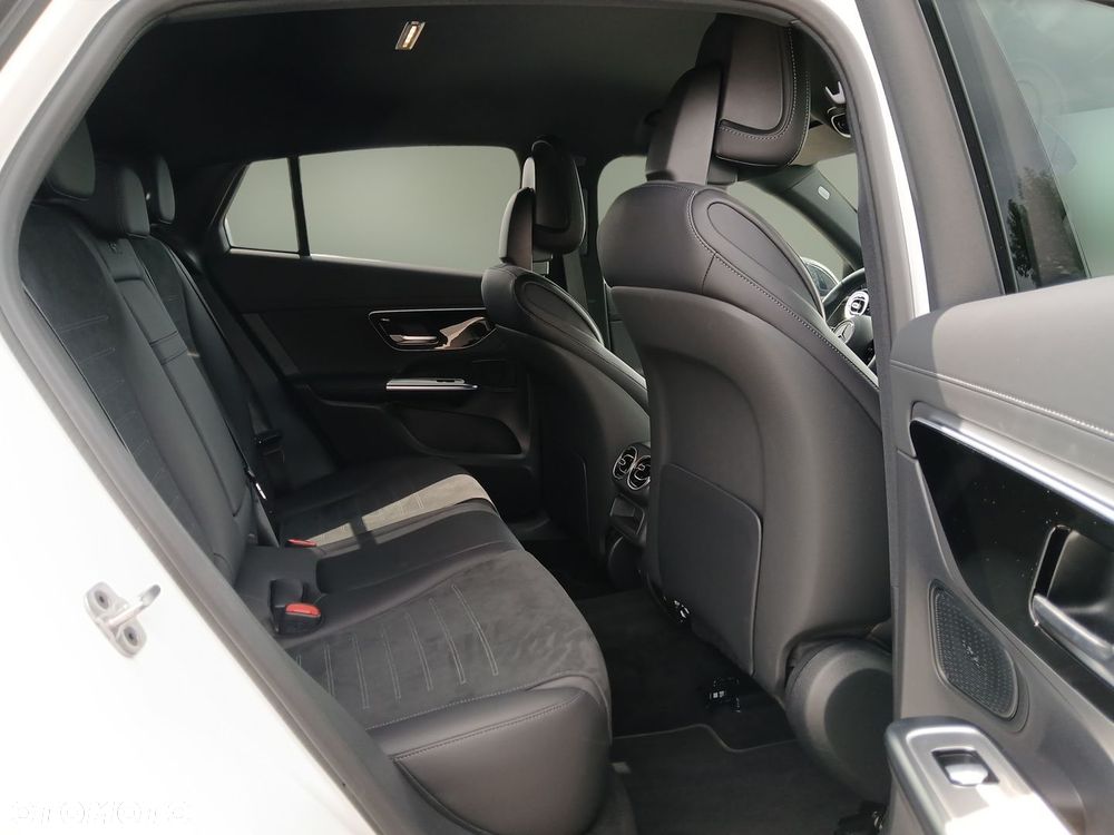 Mercedes-Benz GLC 300 mHEV 4-Matic AMG Line - 15