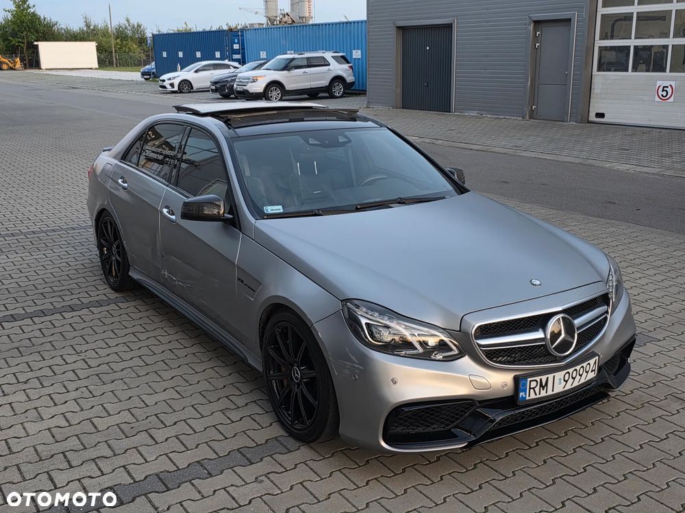Mercedes-Benz Klasa E 63 AMG S 4-Matic - 31