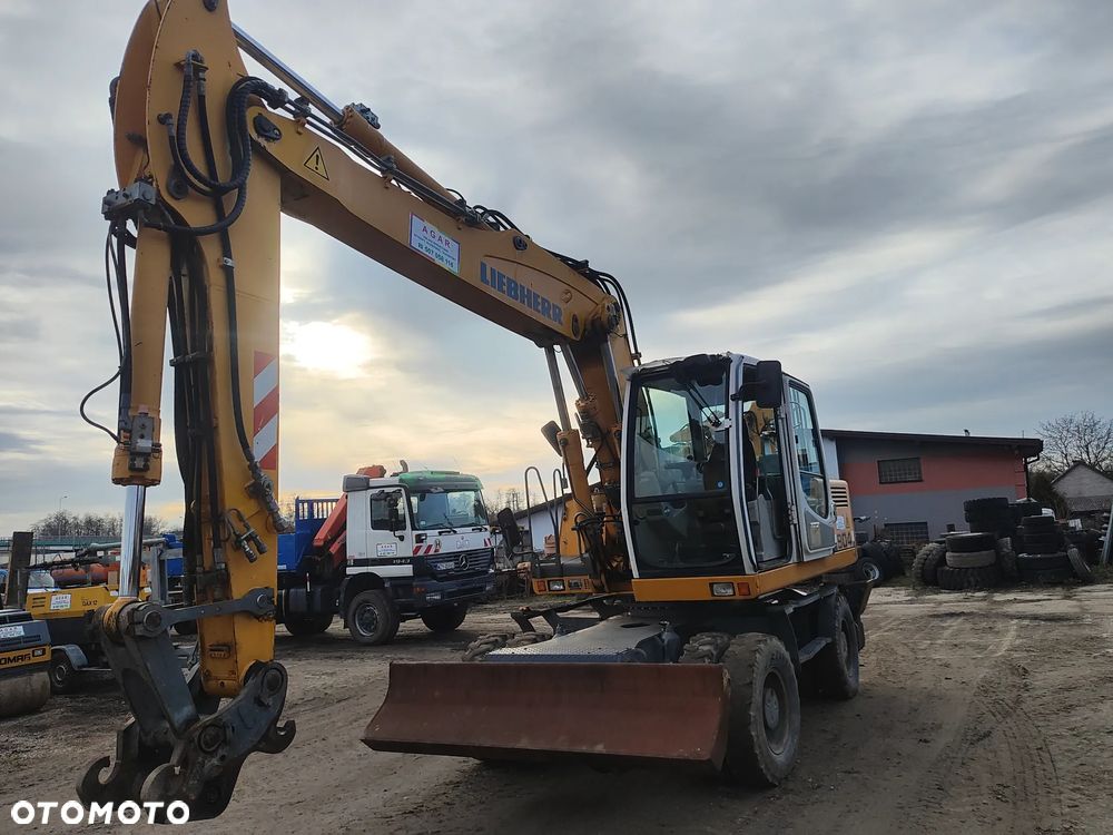 Liebherr A904C - 3