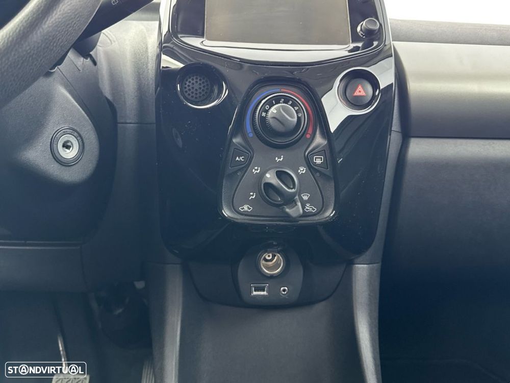 Peugeot 108 1.0 VTi Allure ETG5 - 18