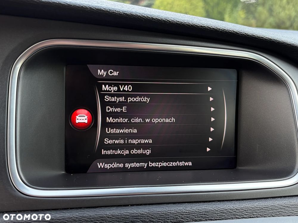 Volvo V40 T2 Momentum - 33