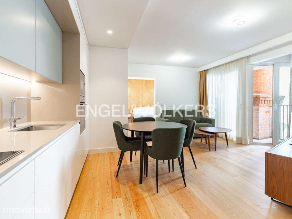 Elegante T1 Mobilado de 50 m² com Varanda no Coração de Campolide - Grande imagem: 4/26