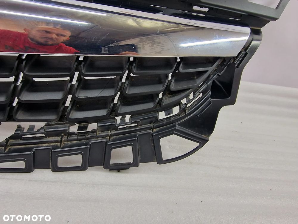 OPEL ASTRA 4 IV J 09- ATRAPA / GRILL / CHROM PRZEDNI PRZÓD , NR 13266577 , NR AUKCJI GR215 - 17