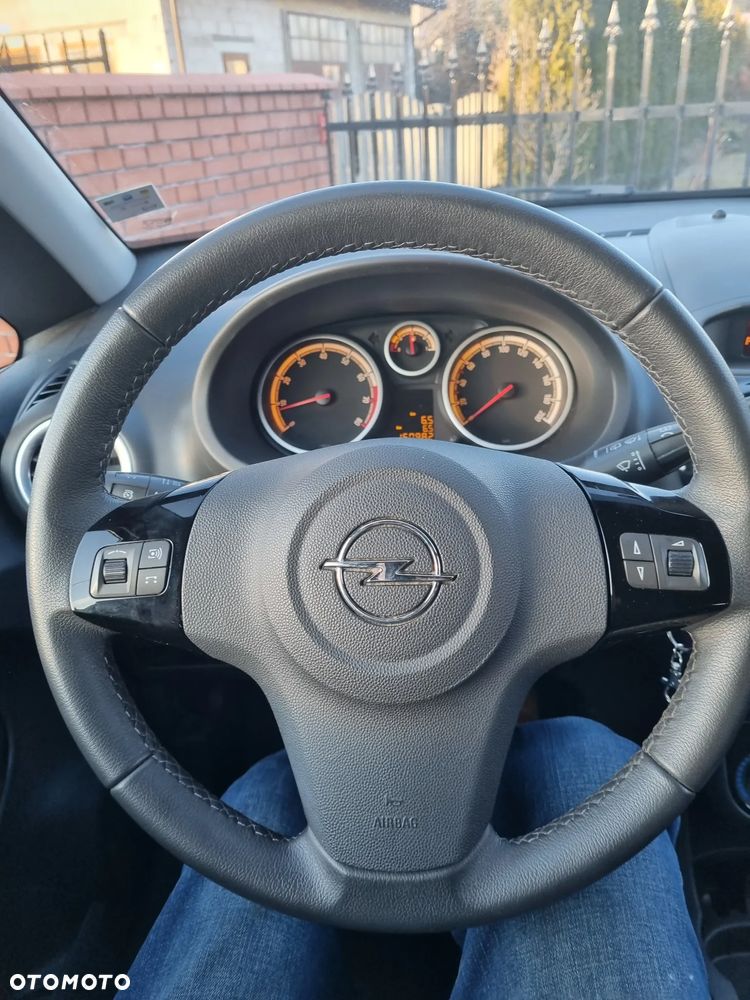 Opel Corsa 1.2 16V Energy - 9