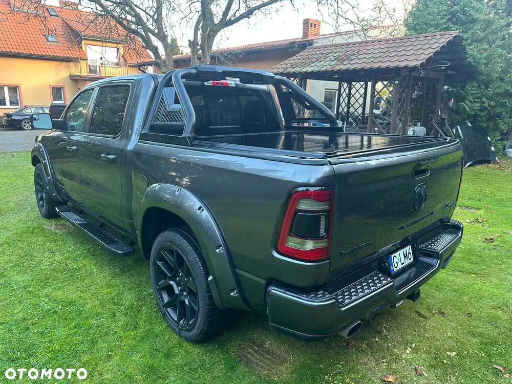 RAM 1500 5.7 Crew Cab Shortbed Laramie Black - 5