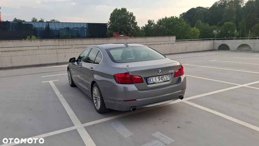 BMW Seria 5 535i xDrive - 9