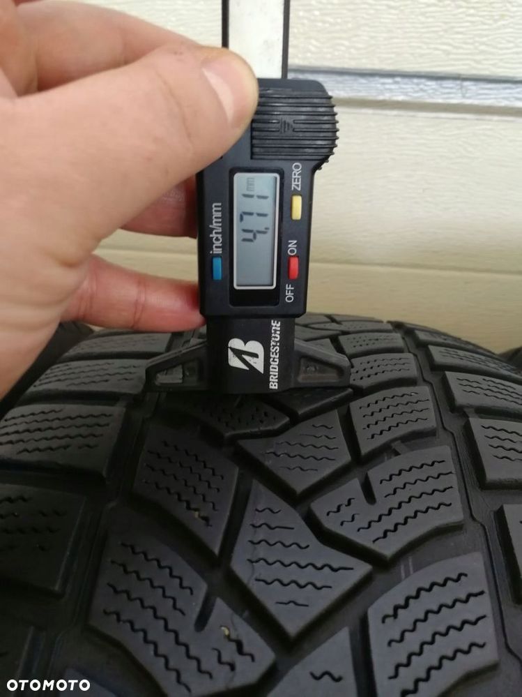 Opony zimowe 215/65 R 16 Dunlop Winter Sport 5 - 4