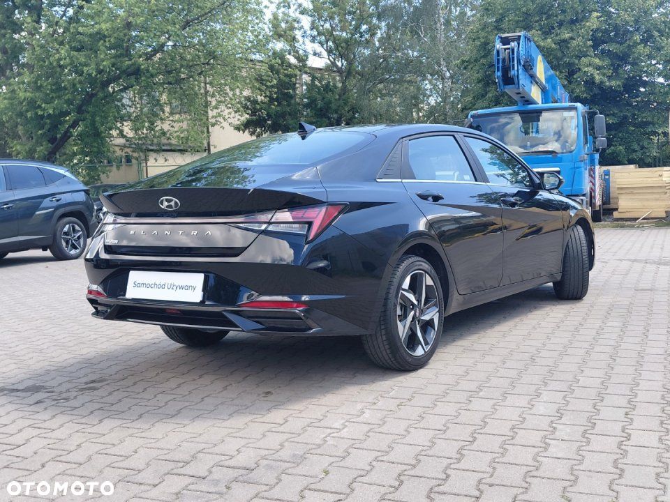 Hyundai Elantra - 6