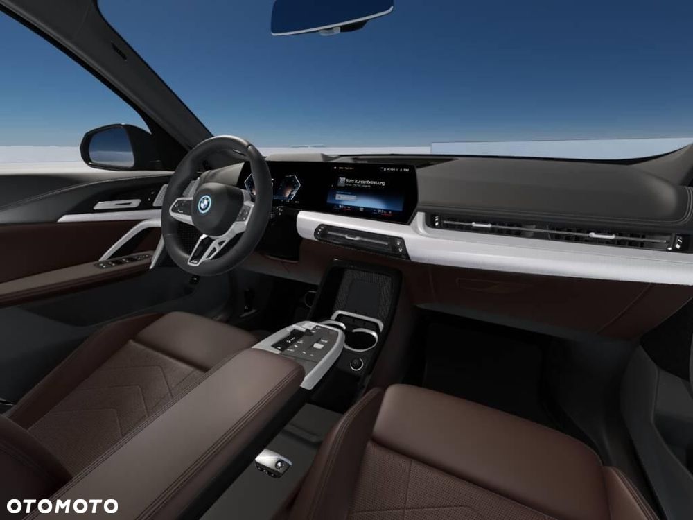 BMW iX1 xDrive30 66.5kWh M Sport - 6
