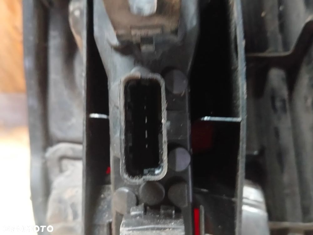 LAMPY TYŁ NISSAN MICRA K12 LEWA PRAWA 5 DRZWI - 8