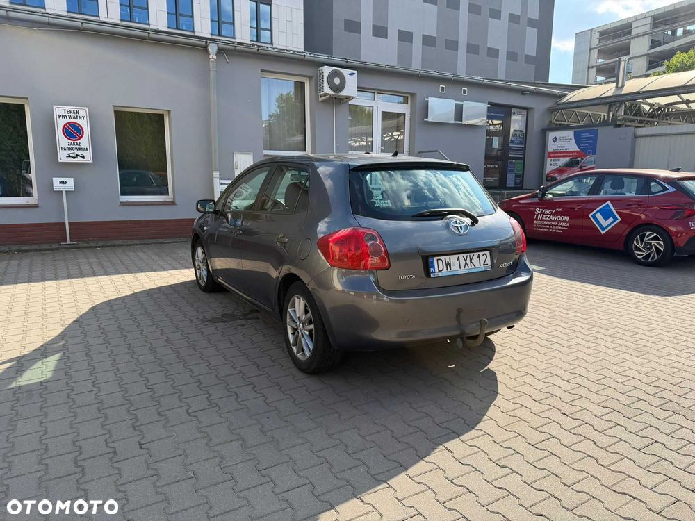 Toyota Auris - 2