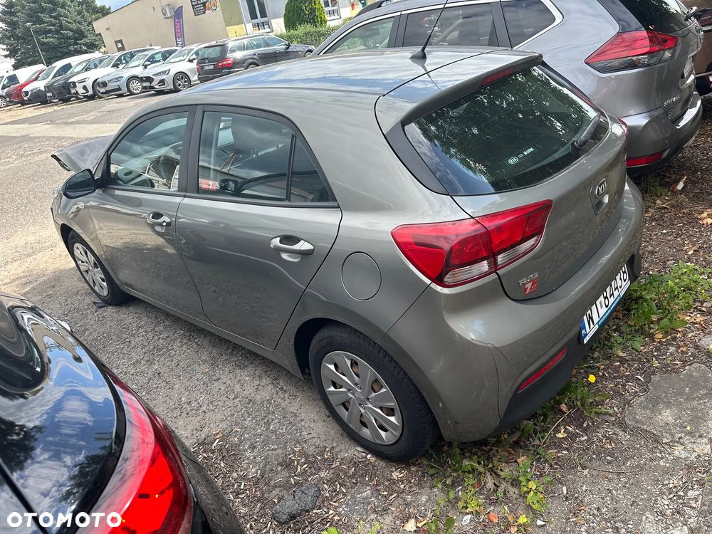 Kia Rio 1.2 M - 7