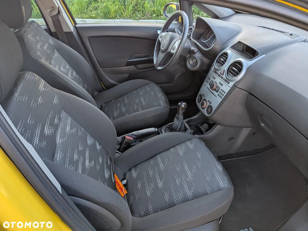 Opel Corsa 1.4 16V Satellite - 7