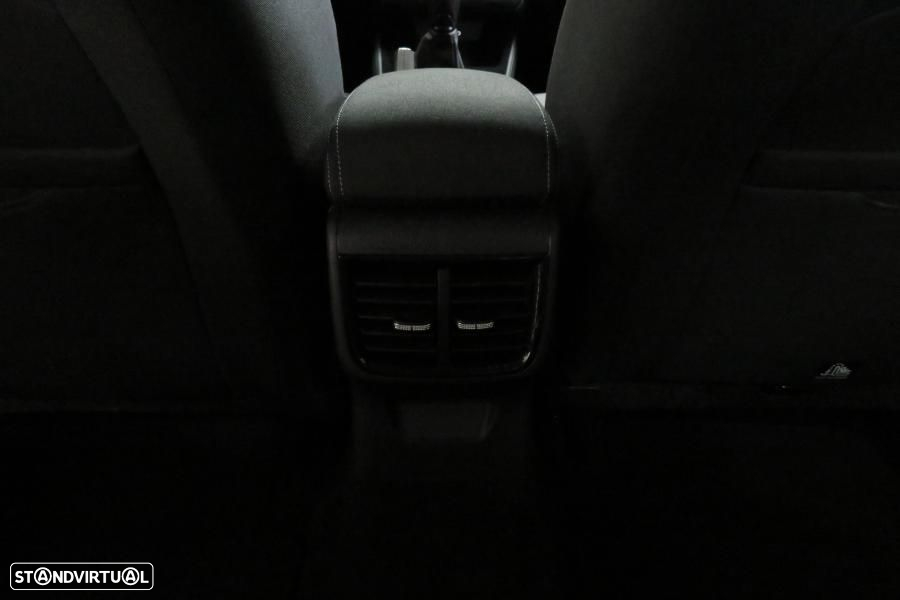 Skoda Fabia 1.0 MPI First Edition - 36