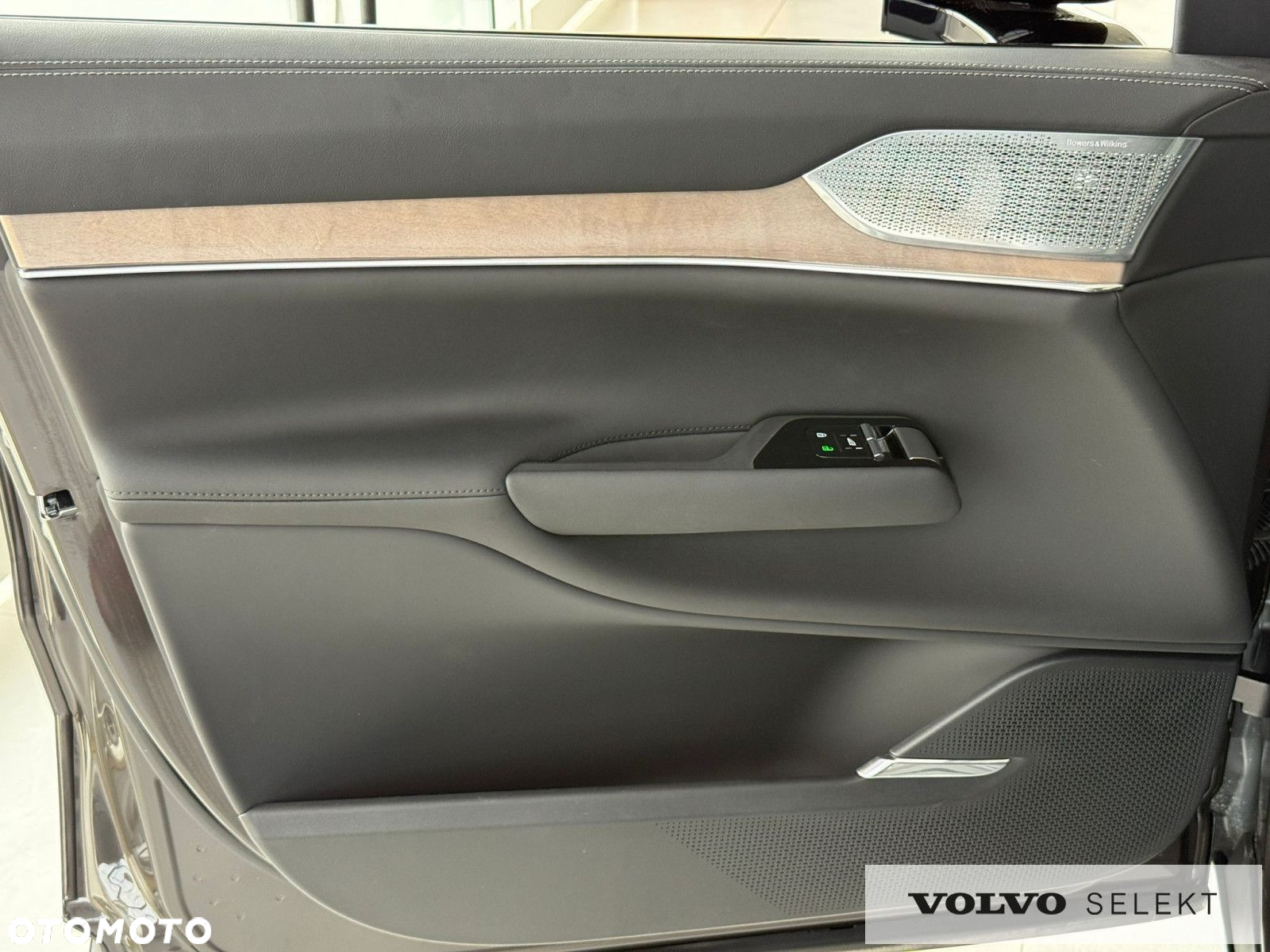Volvo EX90 - 13