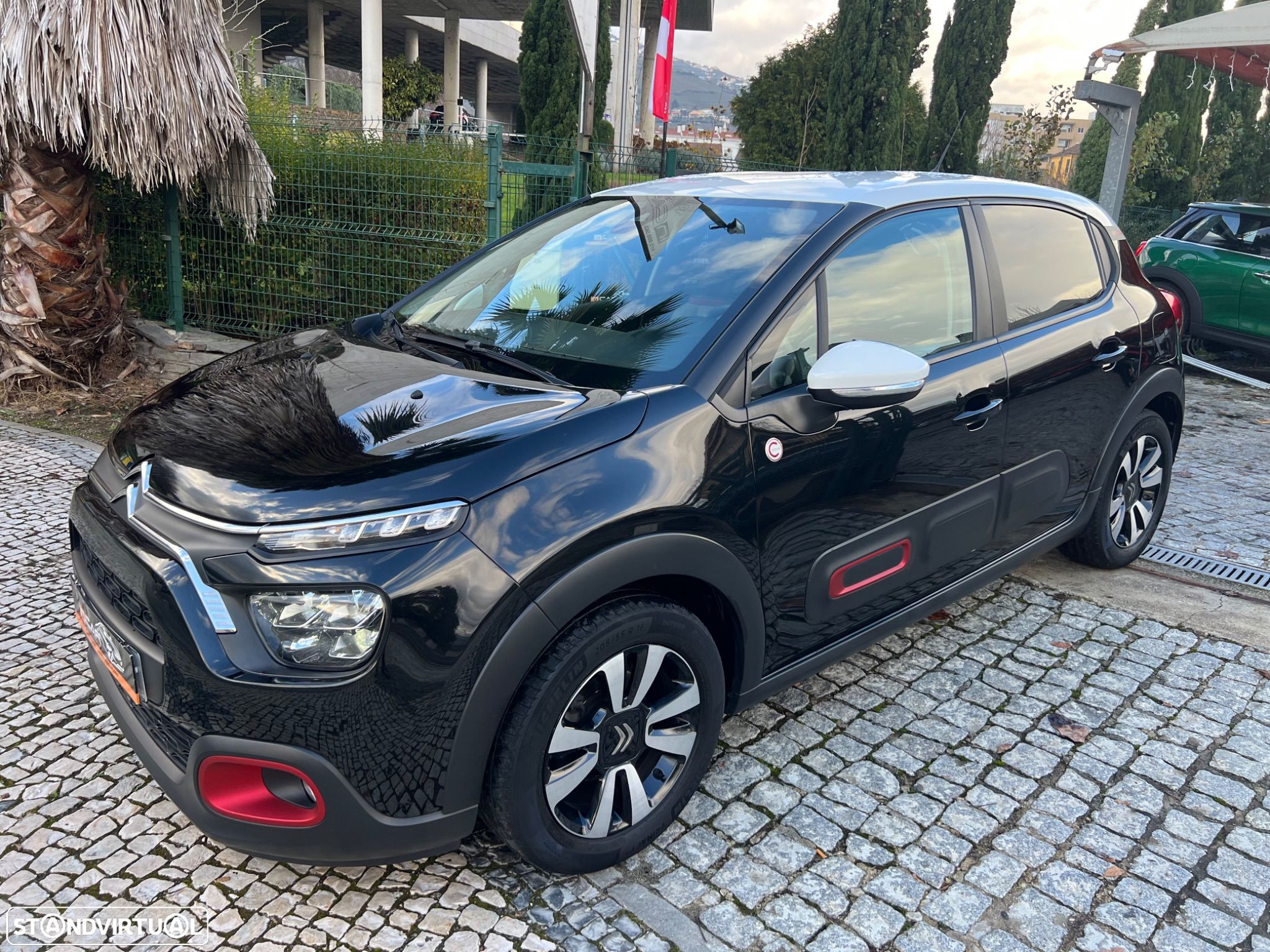 Citroën C3 1.2 PureTech C-Series - 1