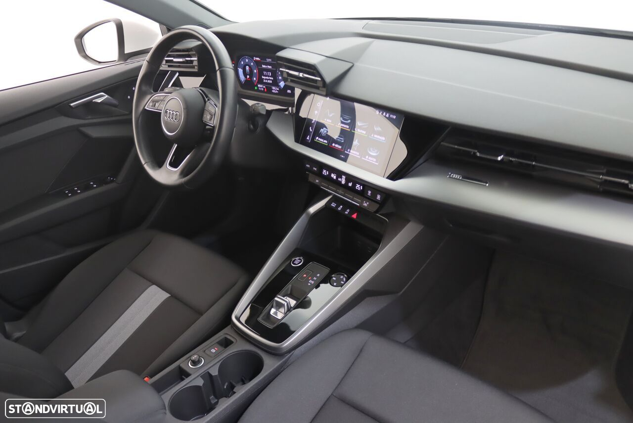 Audi A3 Sportback 30 TDI S line S tronic - 4